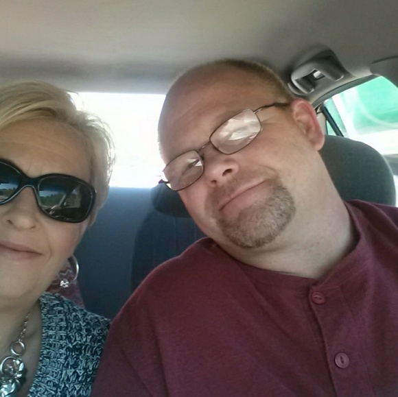 Meet your Posher, Brenda - Picture 3 of 4